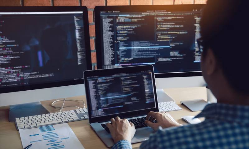 数据科学选型:R与Python如何赋能高平市网站建设?